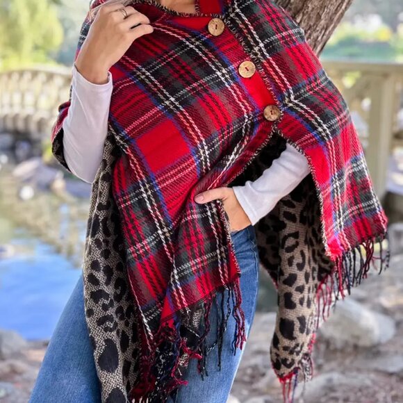 NWT Red Plaid and Leopard Dual-Sided Reversible Poncho - Picture 4 of 7